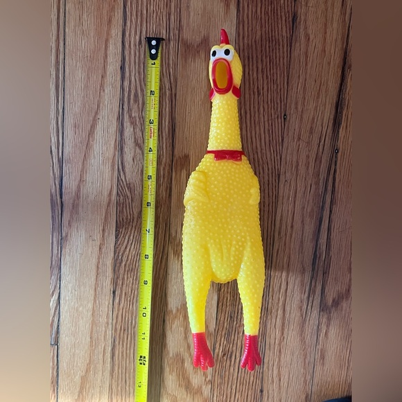 🐓 Cackling Rubber Chicken Whoopie Cushion/Toy/Pet Toy in Yellow and Red - Picture 4 of 8